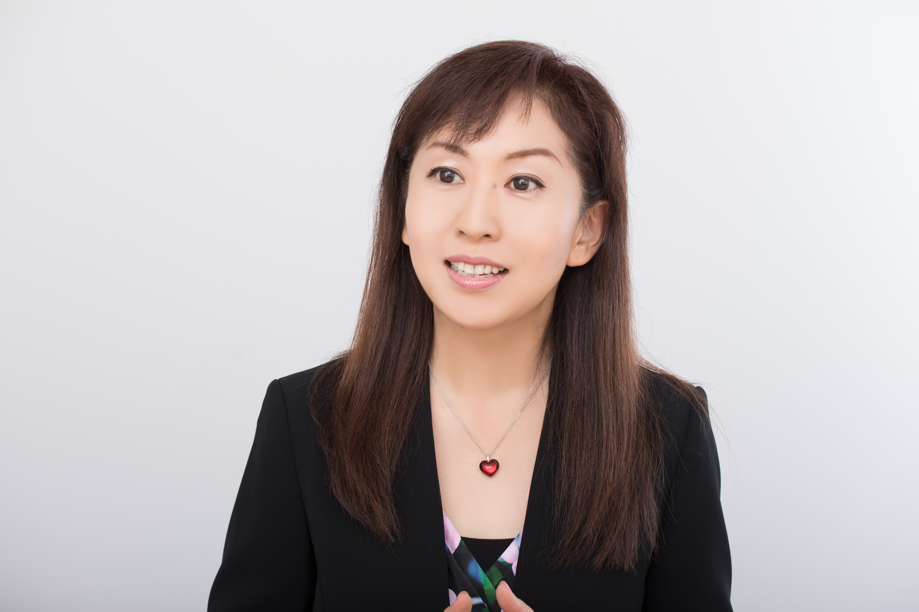 諏訪貴子氏