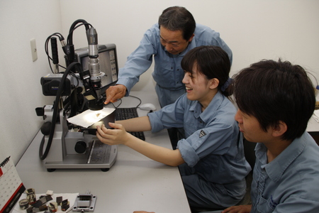 Vol 001 13 06 25 若手のチカラ シニアのチカラ 若手 シニア 武生特殊鋼材株式会社 情報誌 F Act ファクト